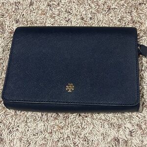 Tory Burch Emerson Combo
Cross-Body with Gold Logo